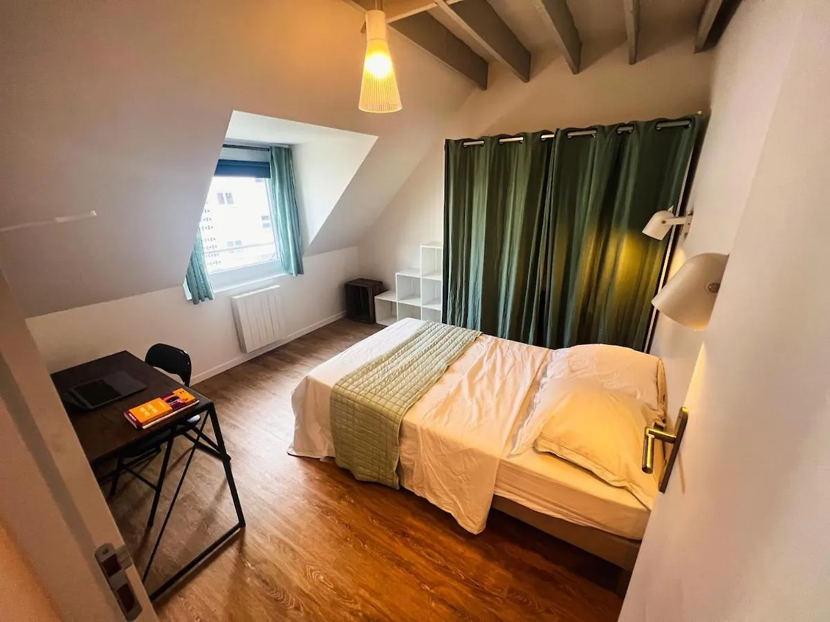 3 Bedrooms, Double Beds Near City And Beaches Lorient Apartment